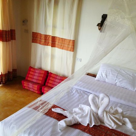 Nautilus Right On The Beach Resort Ko Lanta Екстериор снимка