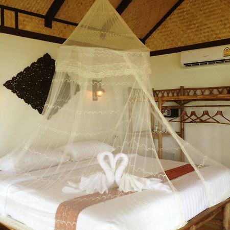 Nautilus Right On The Beach Resort Ko Lanta Екстериор снимка