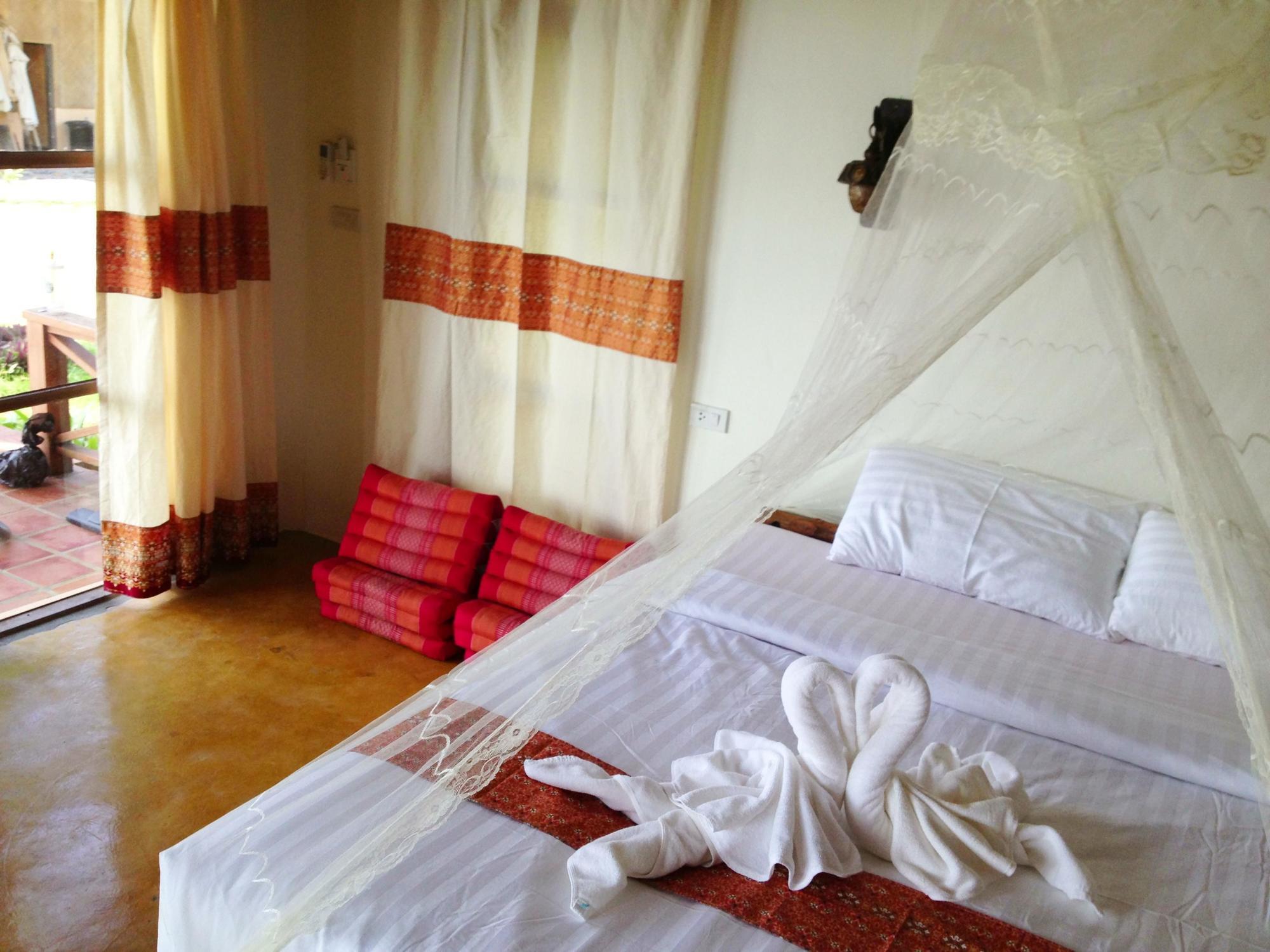 Nautilus Right On The Beach Resort Ko Lanta Екстериор снимка